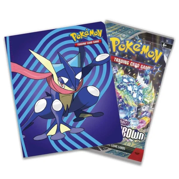 Mini Portafolio Pokémon TCG con capacidad para 60 cartas, ilustrado con diseños de Great Tusk e Iron Treads. Incluye un sobre de cartas Pokémon TCG. Perfecto para organizar y proteger tu colección