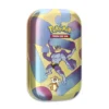 Lata coleccionable Pokémon TCG con Machamp y Cubone sobre fondo dorado y esferas geométricas.