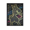 Primer plano del arte de Lucario en dorado sobre fondo negro con líneas azul, fucsia y fondo de coronas grises, diseño oficial de Crown Zenith