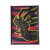 Primer plano del diseño de Giratina en dorado sobre fondo negro con franjas rojas, edición especial Lost Origin