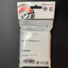 Parte trasera del paquete de sleeves oficiales del Campeonato Internacional 2025, con detalles de fabricación y marca Pokémon Center