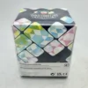 Vista trasera de la Pokémon NA International Championships Competitor Deckbox NAIC 2025, mostrando el patrón geométrico, información de copyright de The Pokémon Company International y el logo de internacionalización invertido