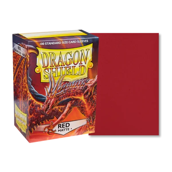 Caja de fundas Dragon Shield Matte Red (Rojo Mate) de tamaño estándar (100 unidades) para cartas, con el arte del dragón en la caja, y una funda roja mate individual mostrada a la derecha.