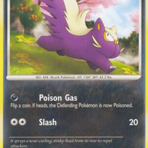 Stunky 76/100 Reverse Holofoil Majestic Dawn